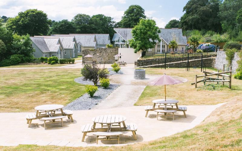 Outdoor seating area for guests to enjoy in the Summer